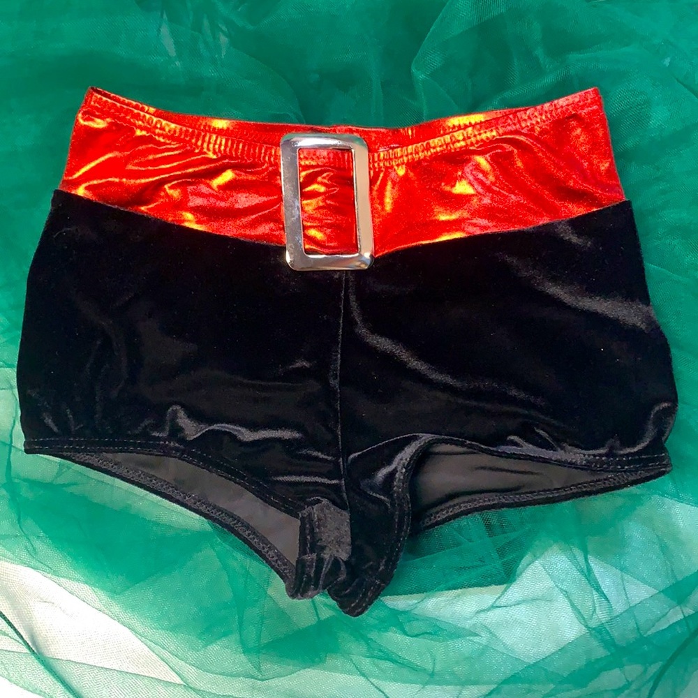 Girls Dance Costume Velvet Spandex Santa Shorts. NWOT